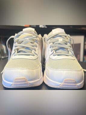 Nike Air Max 
Size 7Y